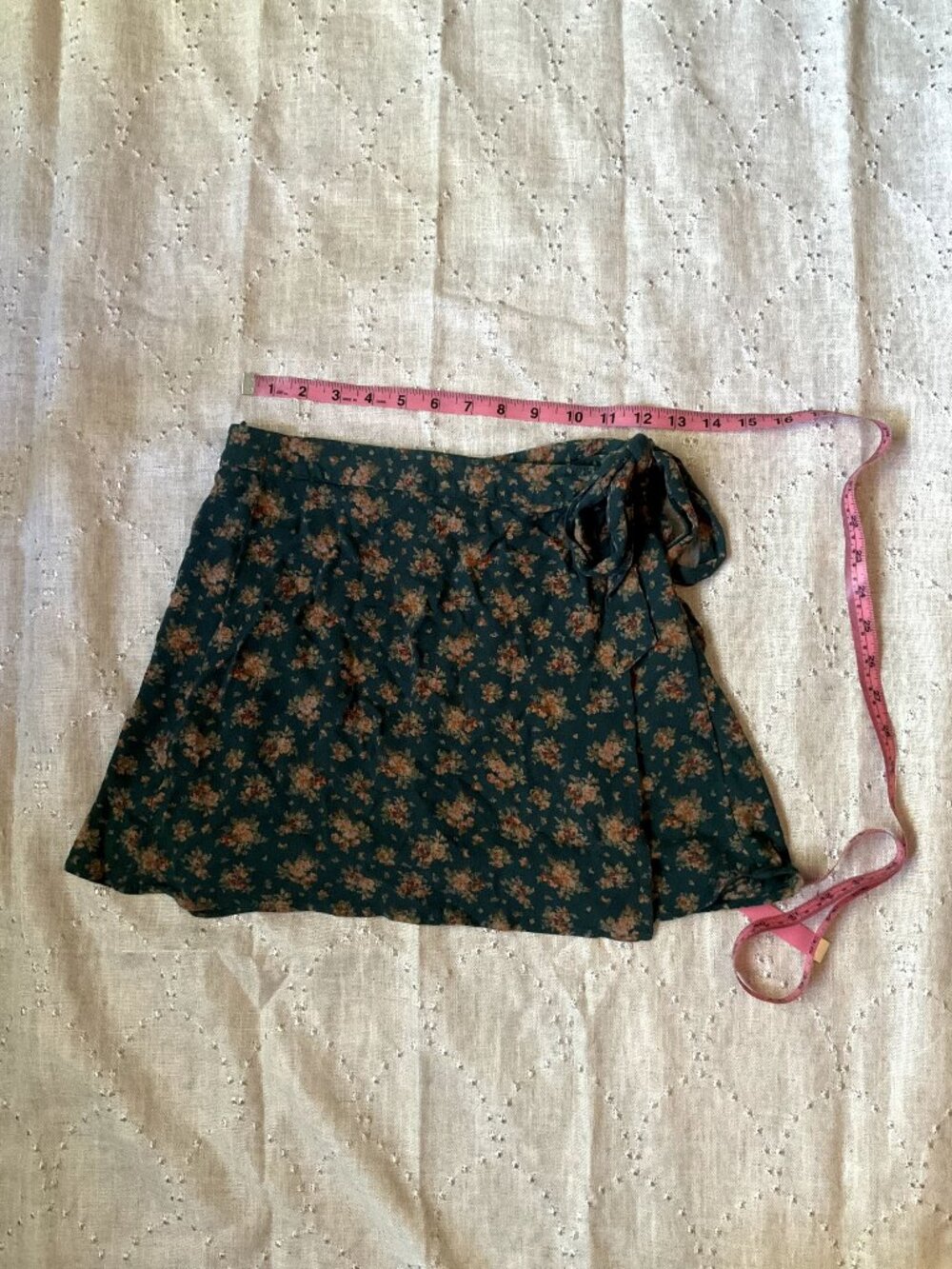 American Eagle green floral print wrap miniskirt - size small